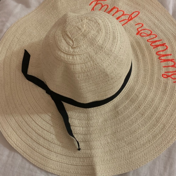 NWOT CUSTOM SUMMER FLING BEACH HAT - Picture 2 of 5